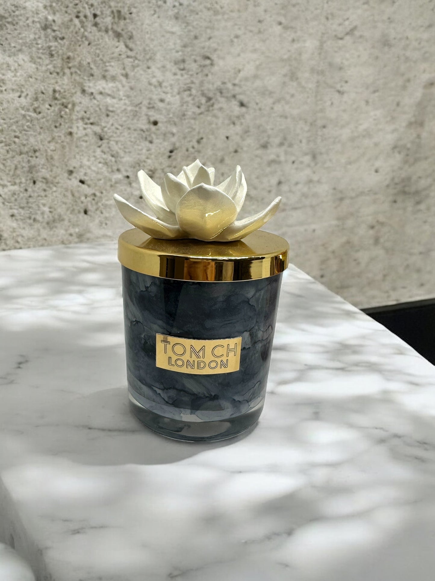 Candela con tappo a fiore media - Tom Ch London
