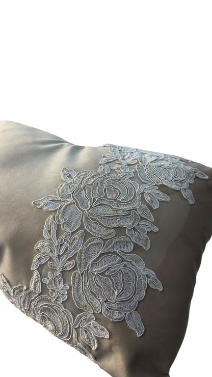 Cuscino velluto e pizzo 50X35 - Fiori di Lena