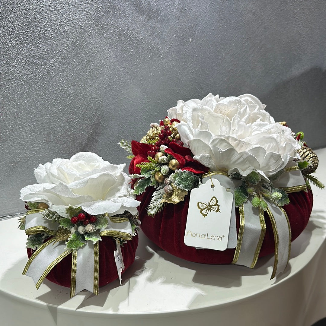 Pouf Profumato Natalizio in Velluto Rosso con Rosa Ghiacciata - Fiori di Lena