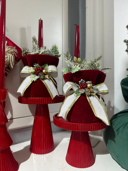 Pouf piccolo in velluto rosso con applicazioni e fiocco bianco - Fiori di Lena